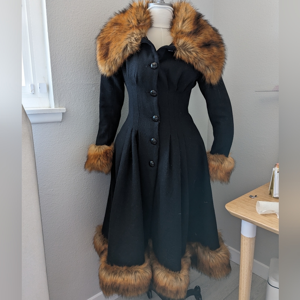 Collectif Black Pearl Coat